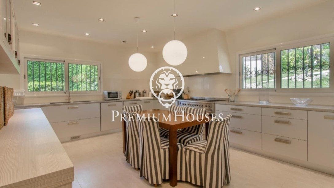 9 chambre Villa/Maison à vendre à Sant Andreu de Llavaneres avec piscine garage - 1 950 000 € (Ref: 9205129)