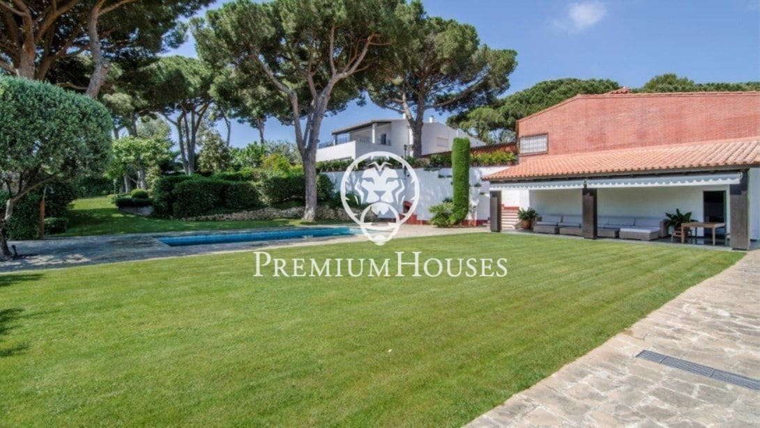 9 chambre Villa/Maison à vendre à Sant Andreu de Llavaneres avec piscine garage - 1 950 000 € (Ref: 9205129)