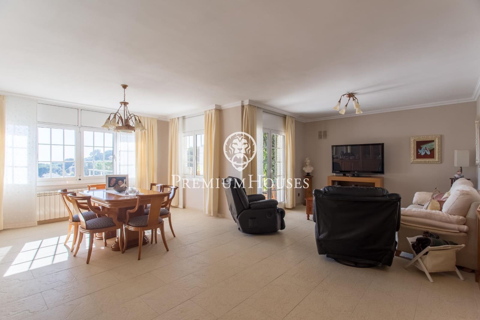 10 soverom Villa til salgs i Alella med svømmebasseng - € 1 695 000 (Ref: 9205130)