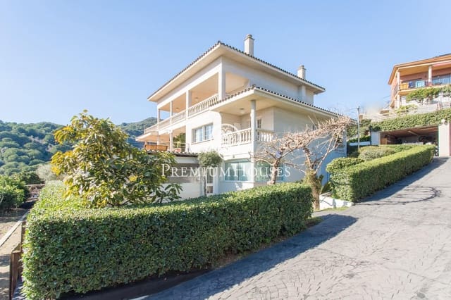Chalet de 10 habitaciones en Alella en venta con piscina - 1.695.000 € (Ref: 9205130)