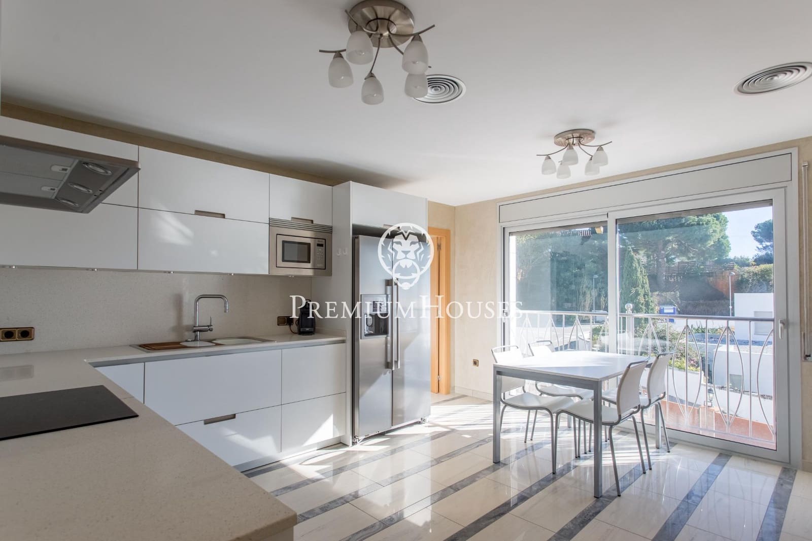 3 soveværelse Villa til salg i Lloret de Mar med swimmingpool garage - € 1.500.000 (Ref: 9205132)