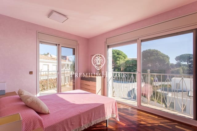 3 soveværelse Villa til salg i Lloret de Mar med swimmingpool garage - € 1.500.000 (Ref: 9205132)
