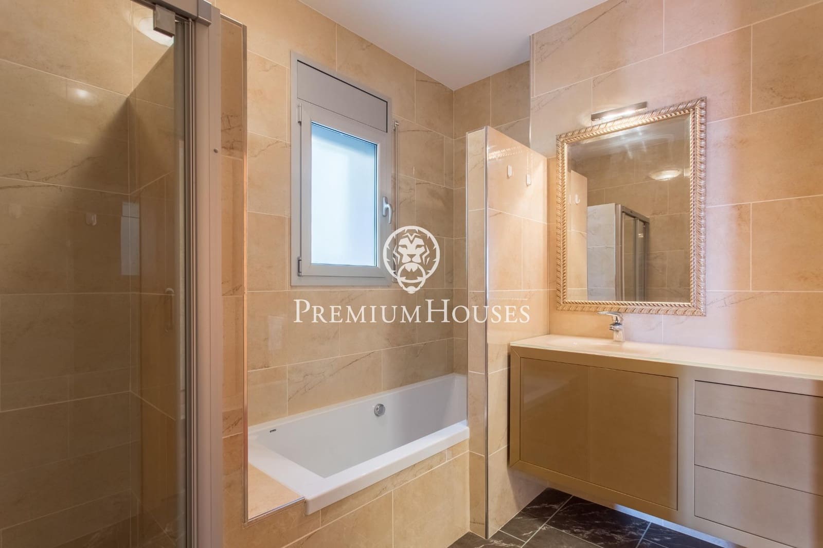 3 soveværelse Villa til salg i Lloret de Mar med swimmingpool garage - € 1.500.000 (Ref: 9205132)