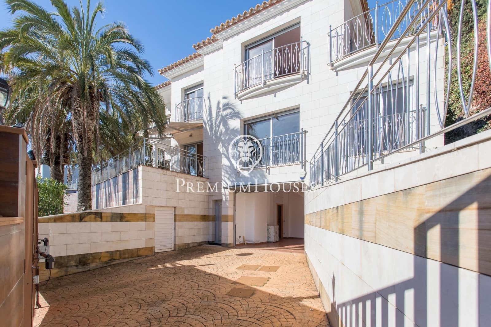 3 soveværelse Villa til salg i Lloret de Mar med swimmingpool garage - € 1.500.000 (Ref: 9205132)