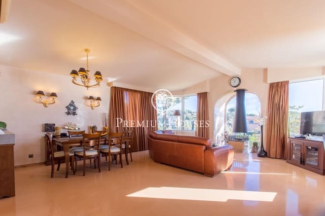 5 bedroom Villa for sale in Lloret de Mar with pool garage - € 2,300,000 (Ref: 9205133)