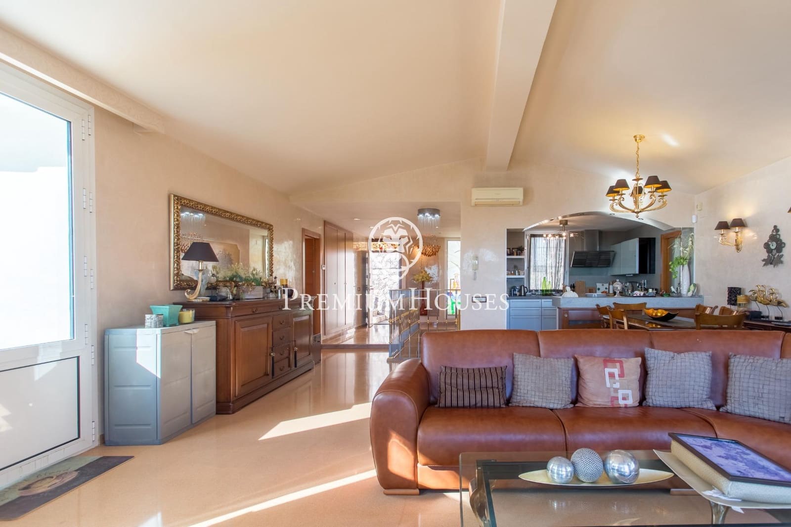 5 bedroom Villa for sale in Lloret de Mar with pool garage - € 2,300,000 (Ref: 9205133)