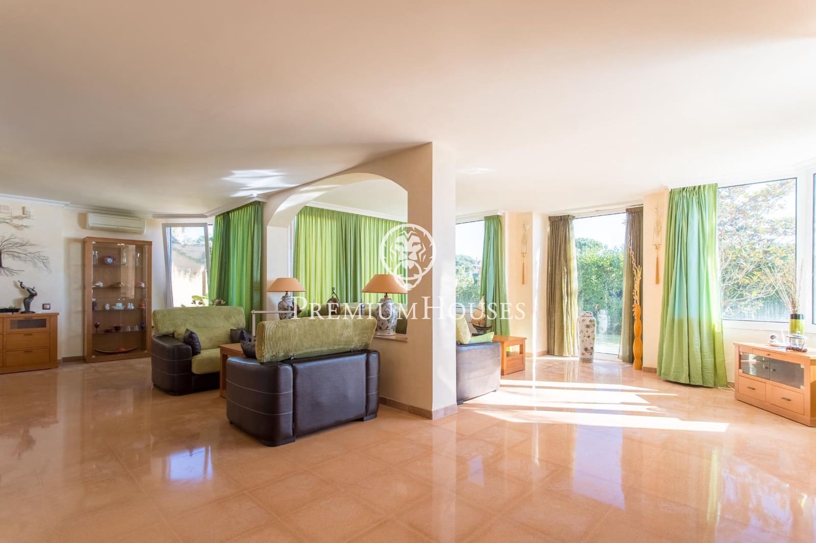 5 bedroom Villa for sale in Lloret de Mar with pool garage - € 2,300,000 (Ref: 9205133)