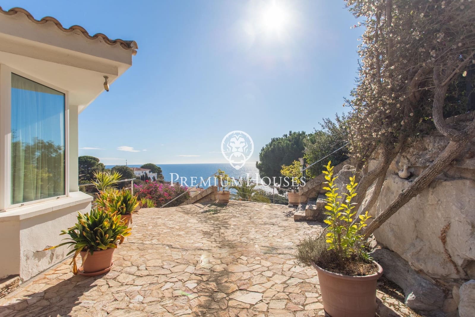 5 bedroom Villa for sale in Lloret de Mar with pool garage - € 2,300,000 (Ref: 9205133)