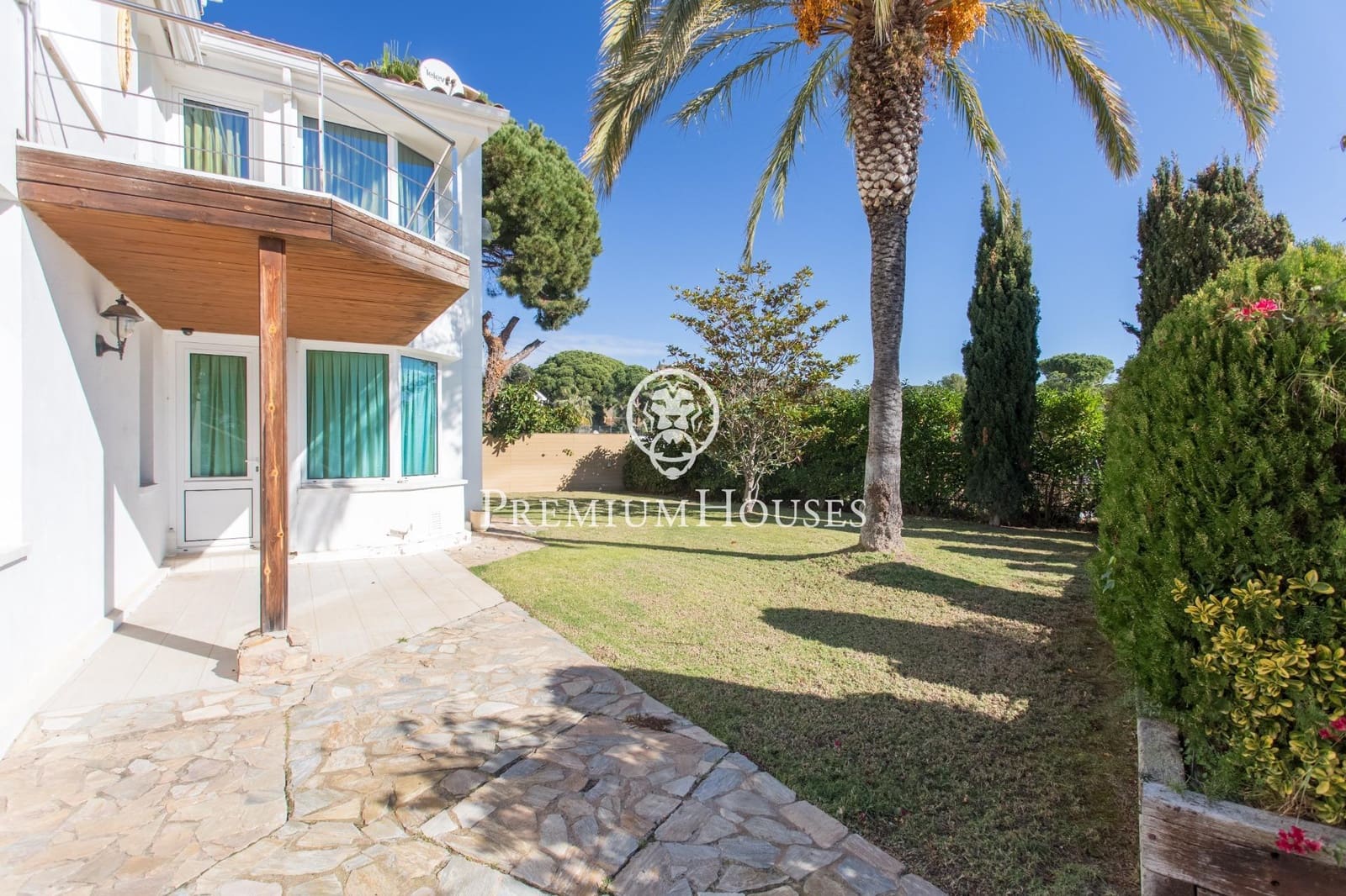 5 bedroom Villa for sale in Lloret de Mar with pool garage - € 2,300,000 (Ref: 9205133)