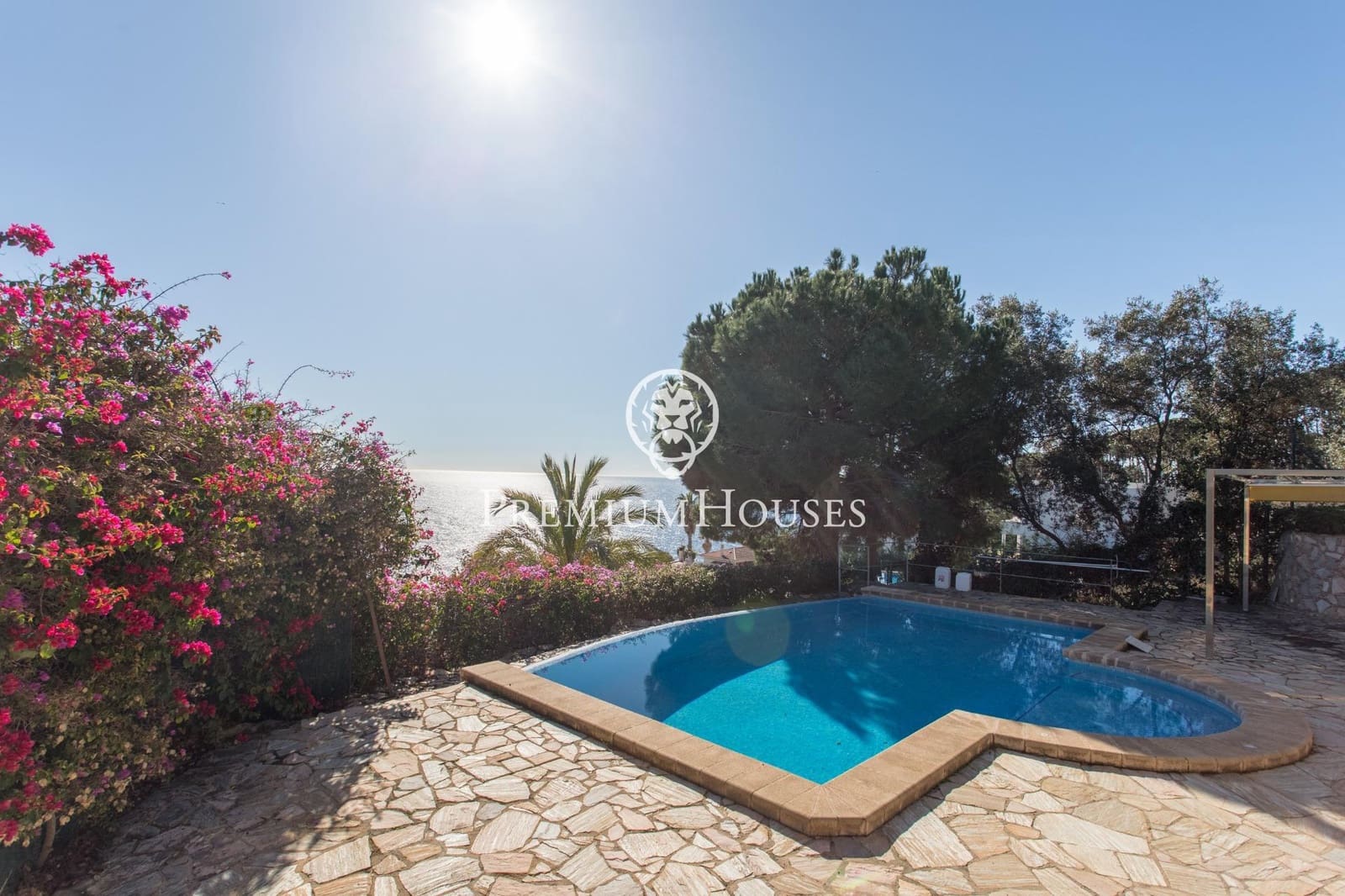 5 bedroom Villa for sale in Lloret de Mar with pool garage - € 2,300,000 (Ref: 9205133)