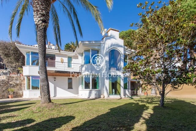 5 bedroom Villa for sale in Lloret de Mar with pool garage - € 2,300,000 (Ref: 9205133)