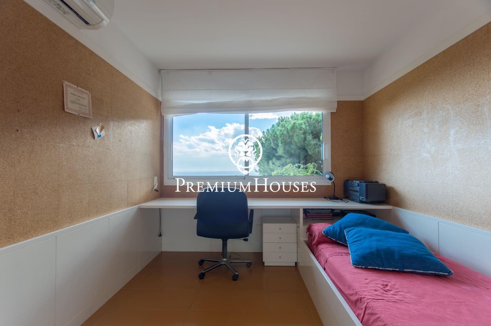 7 makuuhuone Huvila myytävänä paikassa Sant Vicenc de Montalt mukana uima-altaan 
autotalli - 2 700 000 € (Ref: 9205136)