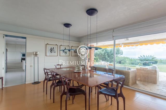 7 bedroom Villa for sale in Sant Vicenç de Montalt with pool garage - € 2,700,000 (Ref: 9205136)