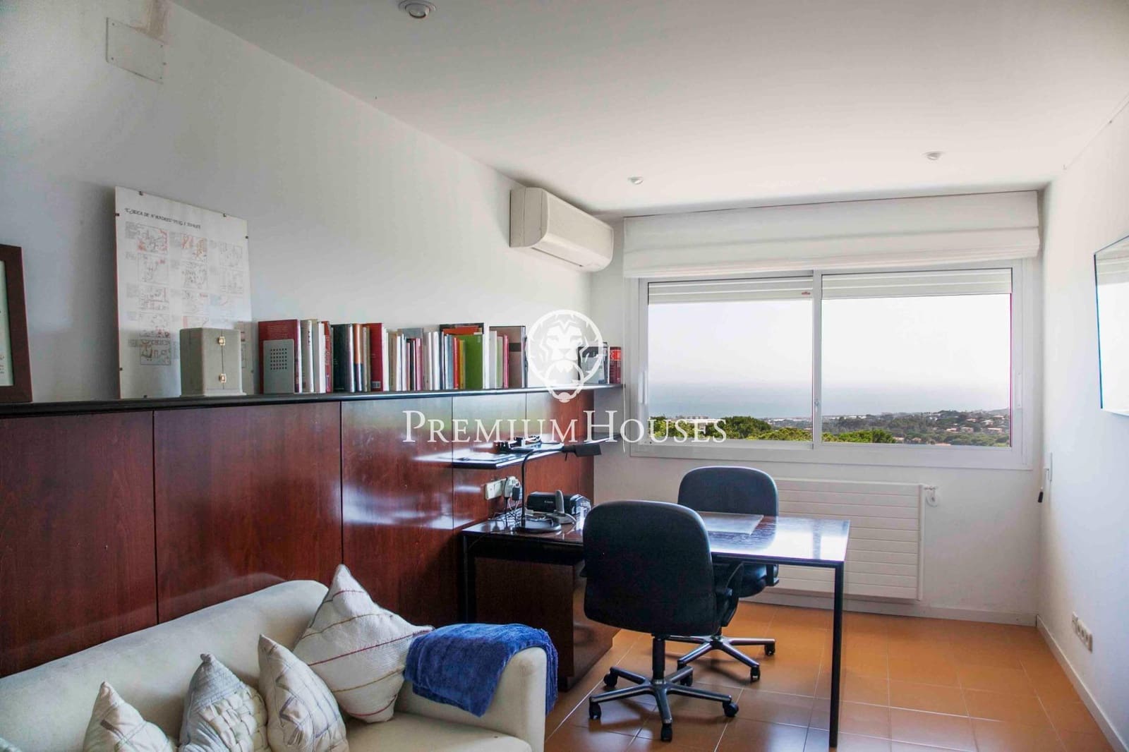 7 bedroom Villa for sale in Sant Vicenc de Montalt with pool garage - € 2,700,000 (Ref: 9205136)