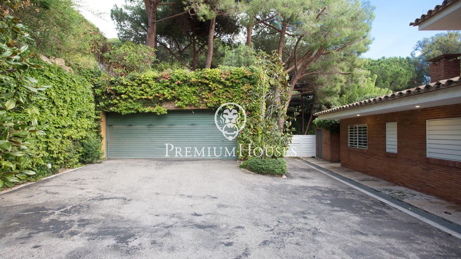 7 bedroom Villa for sale in Sant Vicenc de Montalt with pool garage - € 2,700,000 (Ref: 9205136)