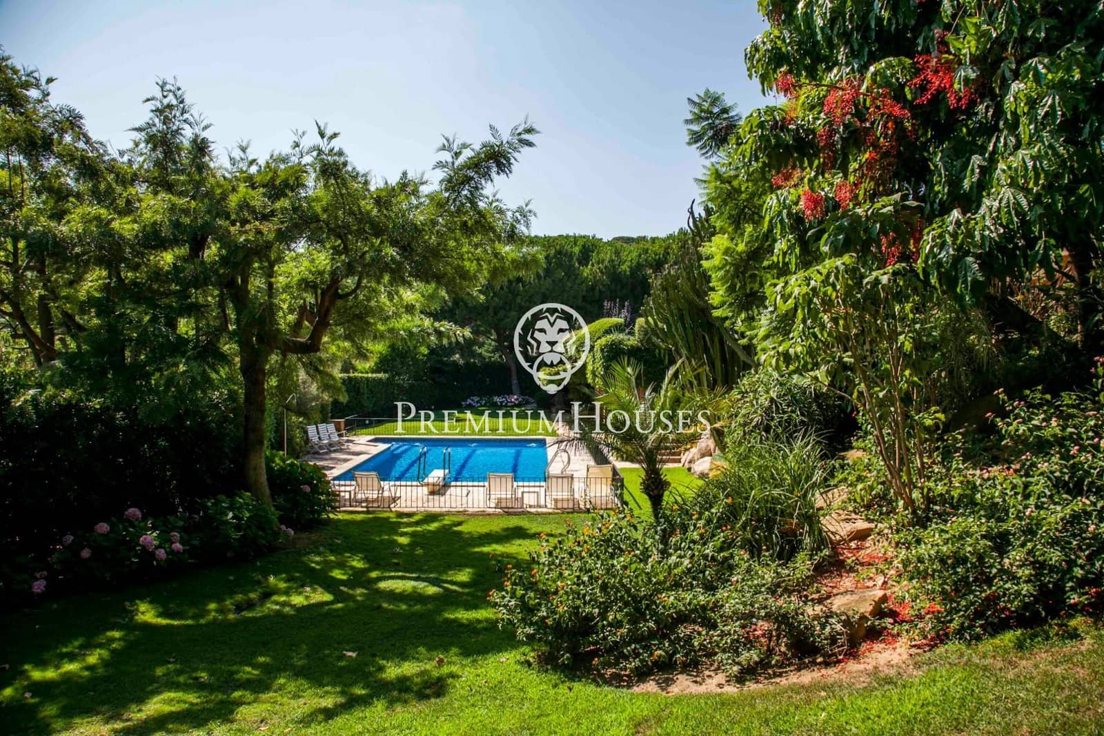 7 bedroom Villa for sale in Sant Vicenc de Montalt with pool garage - € 2,700,000 (Ref: 9205136)
