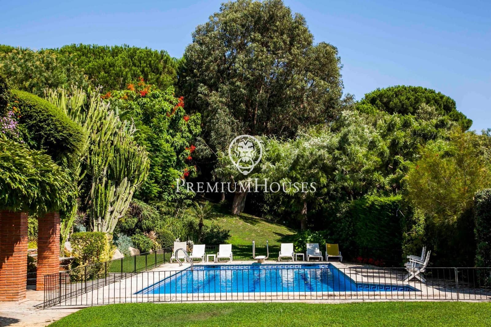7 bedroom Villa for sale in Sant Vicenc de Montalt with pool garage - € 2,700,000 (Ref: 9205136)