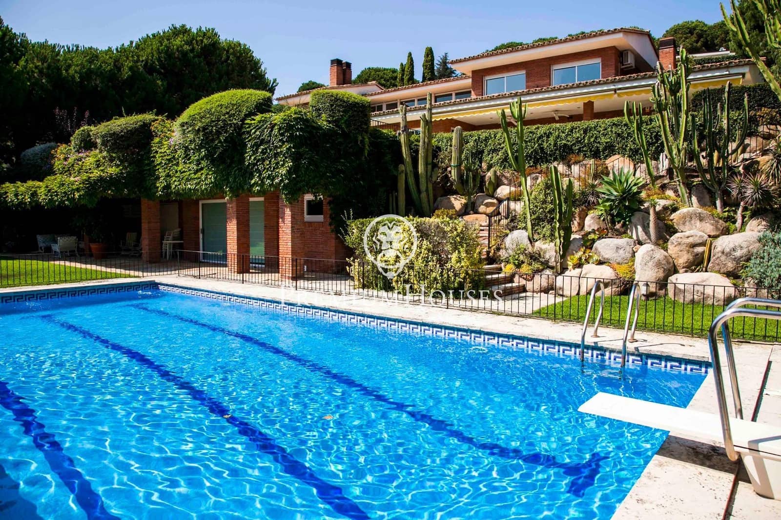 7 bedroom Villa for sale in Sant Vicenc de Montalt with pool garage - € 2,700,000 (Ref: 9205136)