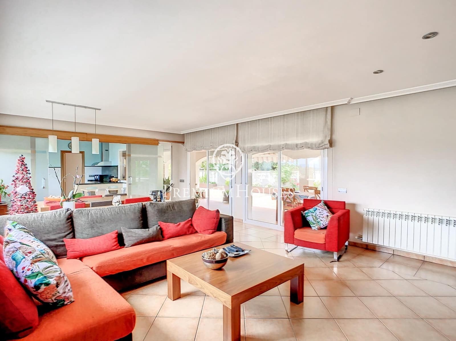 5 slaapkamer Villa te koop in Sant Fost de Campsentelles met garage - € 580.000 (Ref: 9205142)