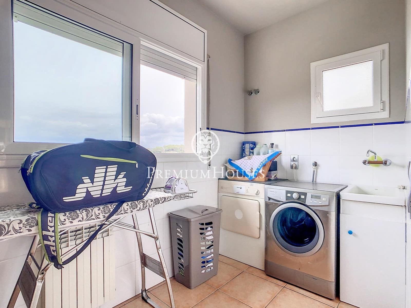 5 slaapkamer Villa te koop in Sant Fost de Campsentelles met garage - € 580.000 (Ref: 9205142)