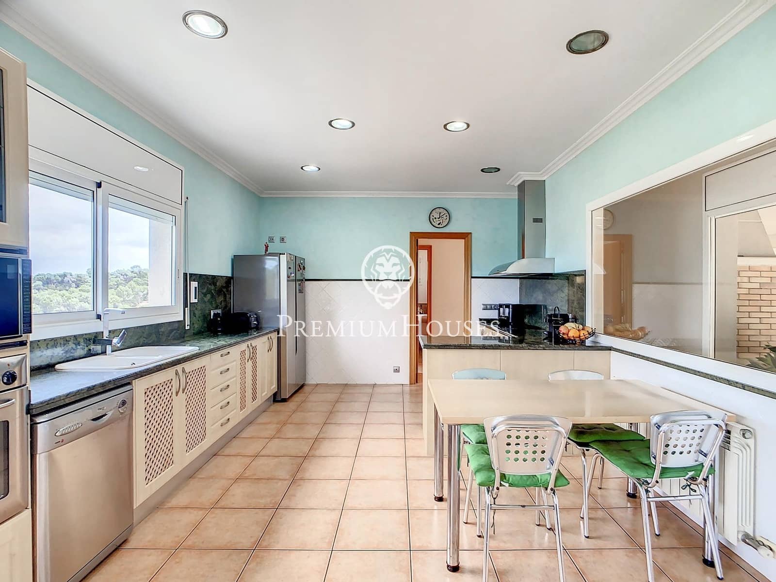 5 slaapkamer Villa te koop in Sant Fost de Campsentelles met garage - € 580.000 (Ref: 9205142)