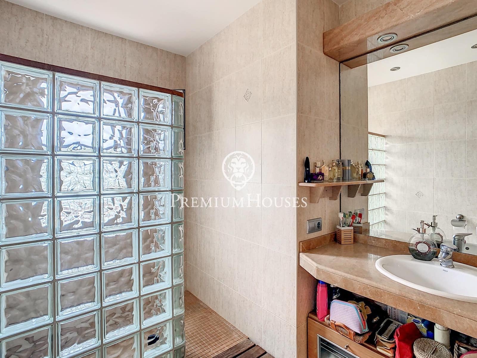 5 quarto Moradia para venda em Sant Fost de Campsentelles com garagem - 580 000 € (Ref: 9205142)