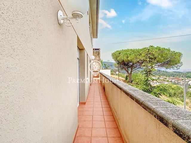 5 sovrum Villa till salu i Sant Fost de Campsentelles med garage - 580 000 € (Ref: 9205142)