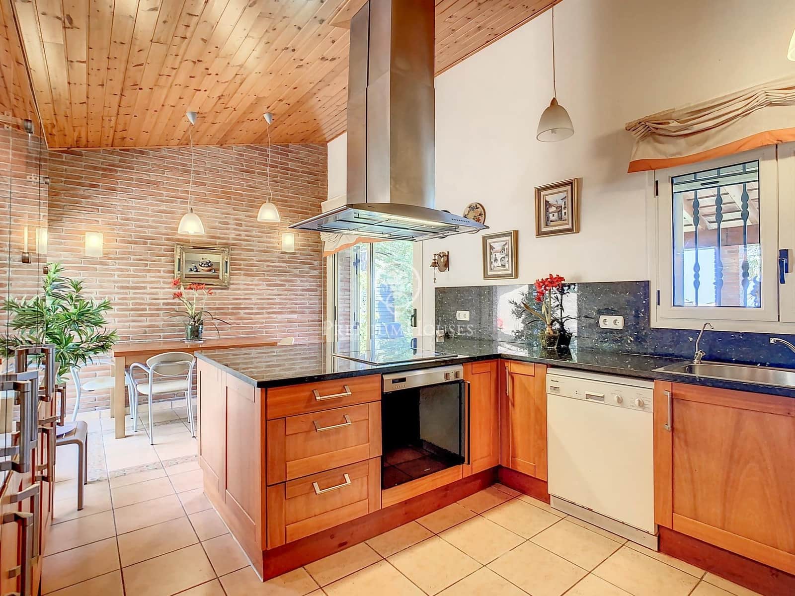 5 chambre Villa/Maison à vendre à Sant Pol de Mar avec piscine - 1 000 000 € (Ref: 9205153)