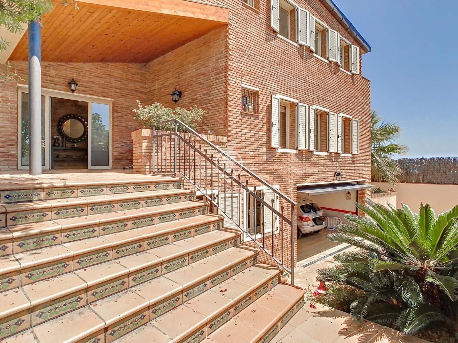 5 chambre Villa/Maison à vendre à Sant Pol de Mar avec piscine - 1 000 000 € (Ref: 9205153)