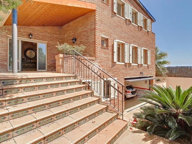 5 quarto Moradia para venda em Sant Pol de Mar com piscina - 1 000 000 € (Ref: 9205153)