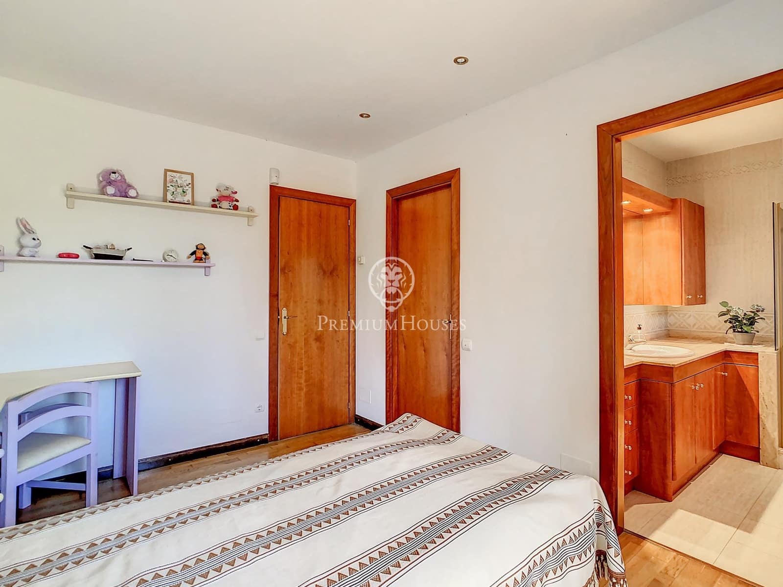 5 bedroom Villa for sale in Sant Pol de Mar with pool - € 999,000 (Ref: 9205153)