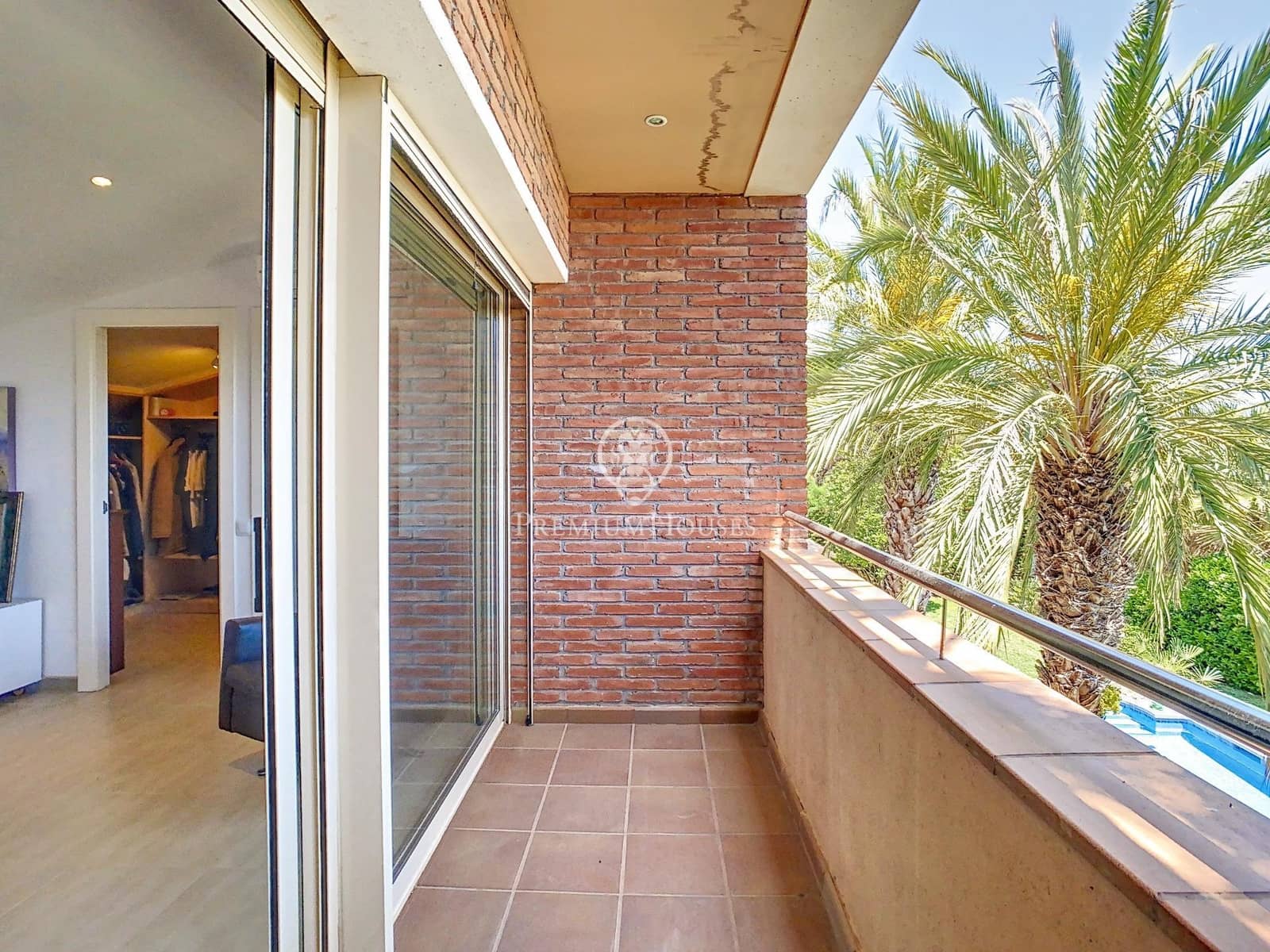 5 bedroom Villa for sale in Sant Pol de Mar with pool - € 999,000 (Ref: 9205153)