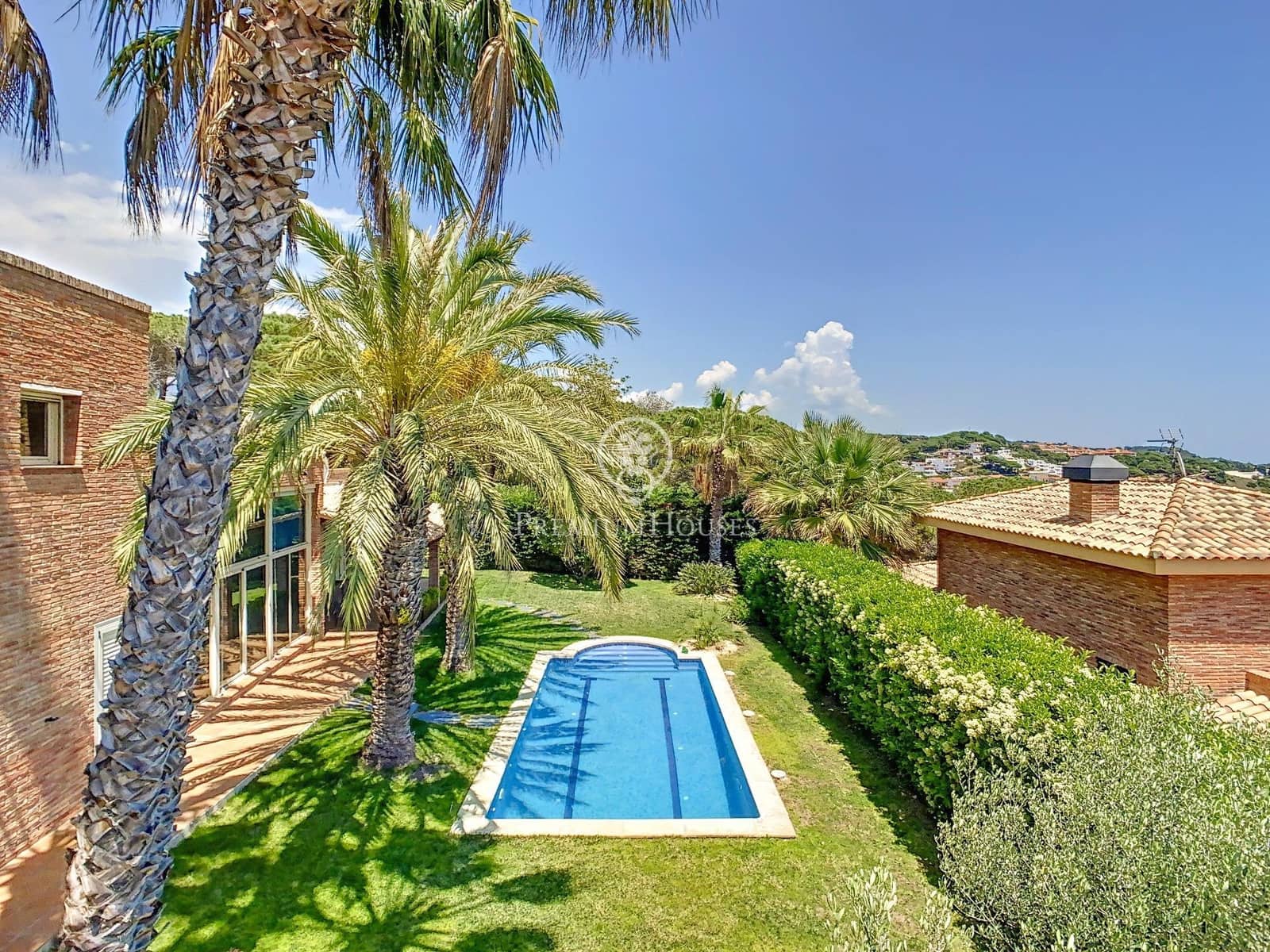 5 bedroom Villa for sale in Sant Pol de Mar with pool - € 999,000 (Ref: 9205153)
