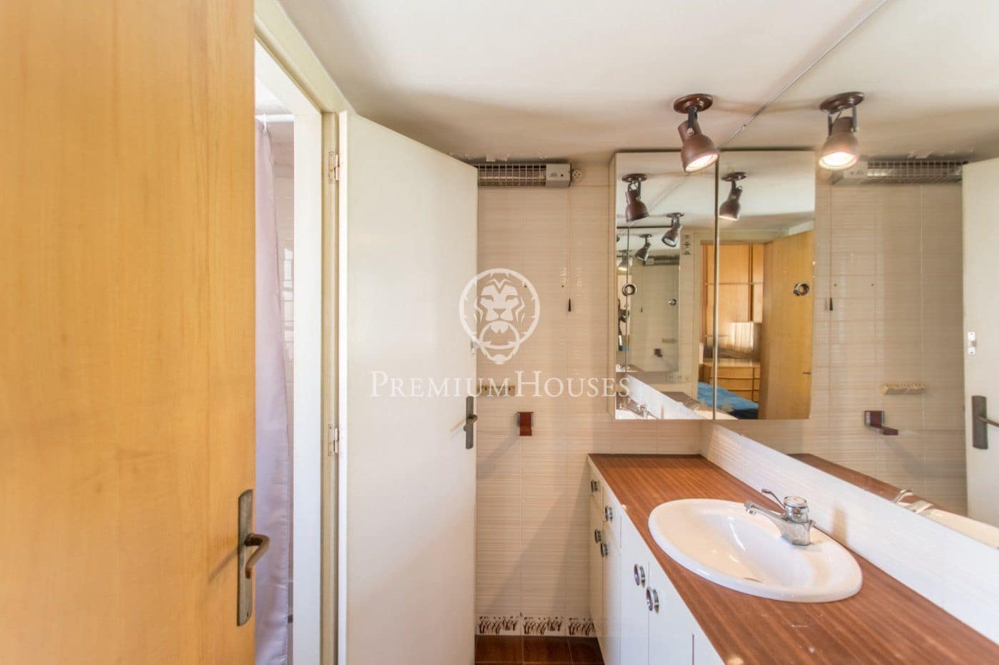 10 chambre Local Commercial à vendre à Malgrat de Mar avec garage - 675 000 € (Ref: 9205163)