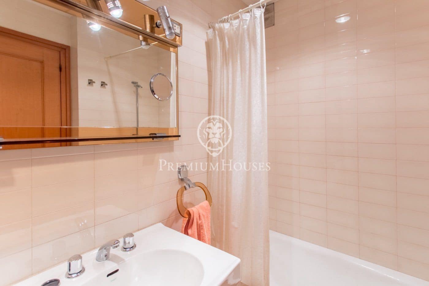 10 chambre Local Commercial à vendre à Malgrat de Mar avec garage - 675 000 € (Ref: 9205163)