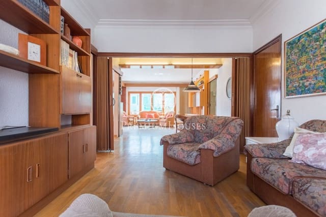 10 chambre Local Commercial à vendre à Malgrat de Mar avec garage - 675 000 € (Ref: 9205163)