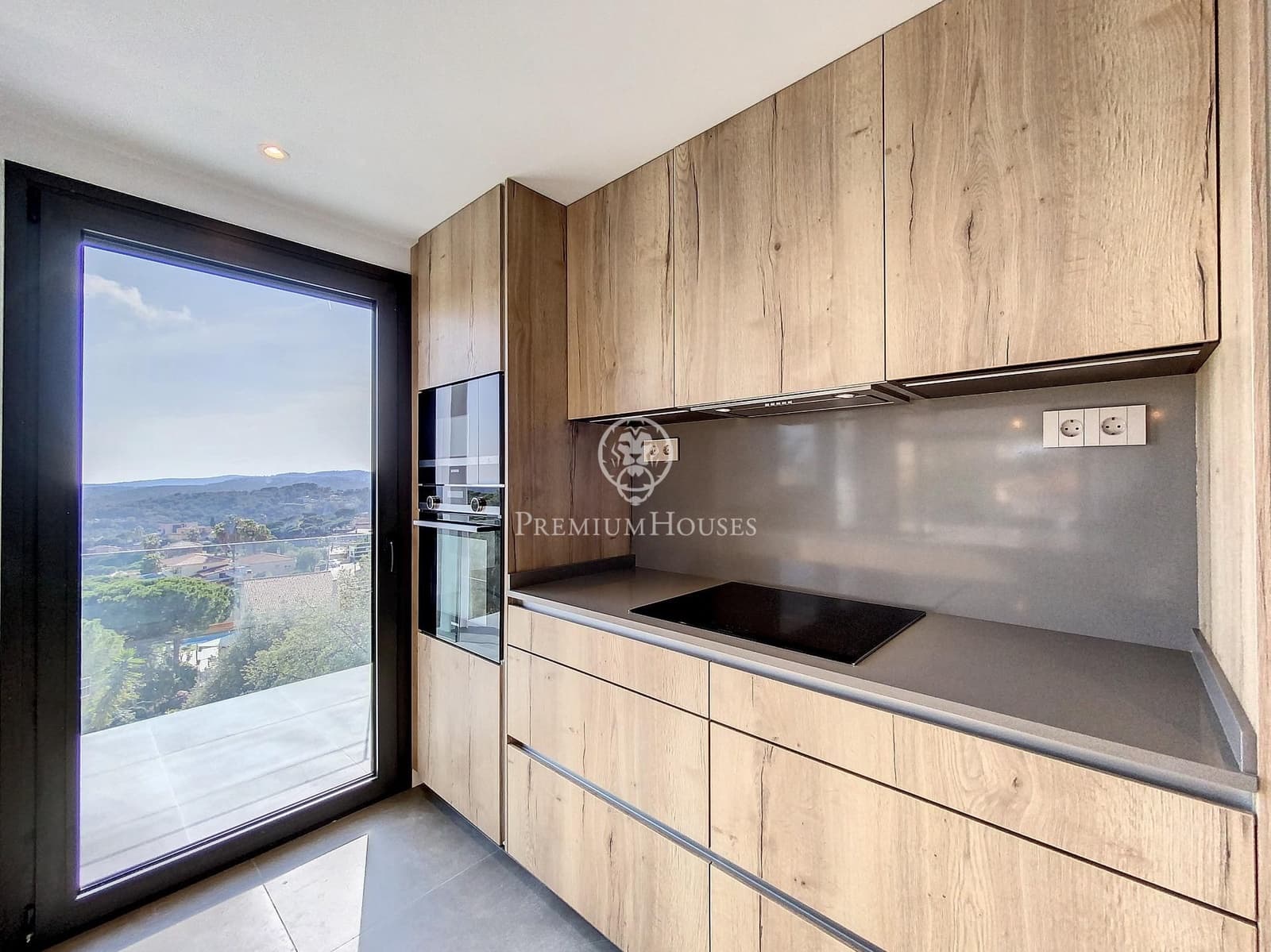 4 soveværelse Villa til salg i Lloret de Mar med swimmingpool - € 869.500 (Ref: 9205166)