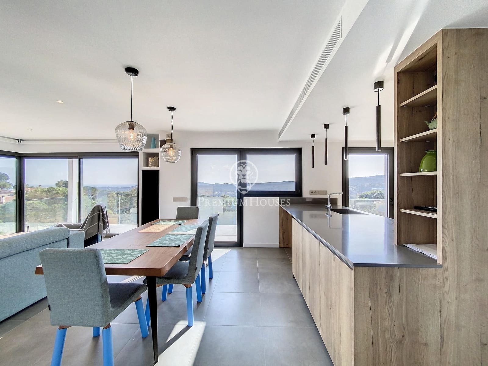 4 soveværelse Villa til salg i Lloret de Mar med swimmingpool - € 869.500 (Ref: 9205166)