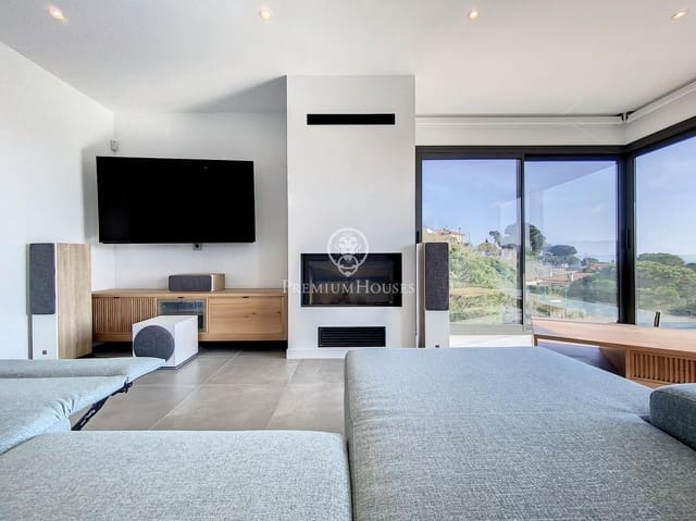 4 soveværelse Villa til salg i Lloret de Mar med swimmingpool - € 869.500 (Ref: 9205166)