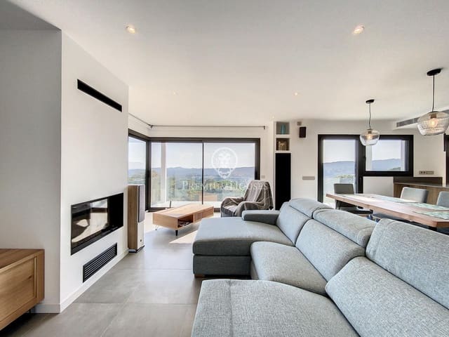 4 soveværelse Villa til salg i Lloret de Mar med swimmingpool - € 869.500 (Ref: 9205166)