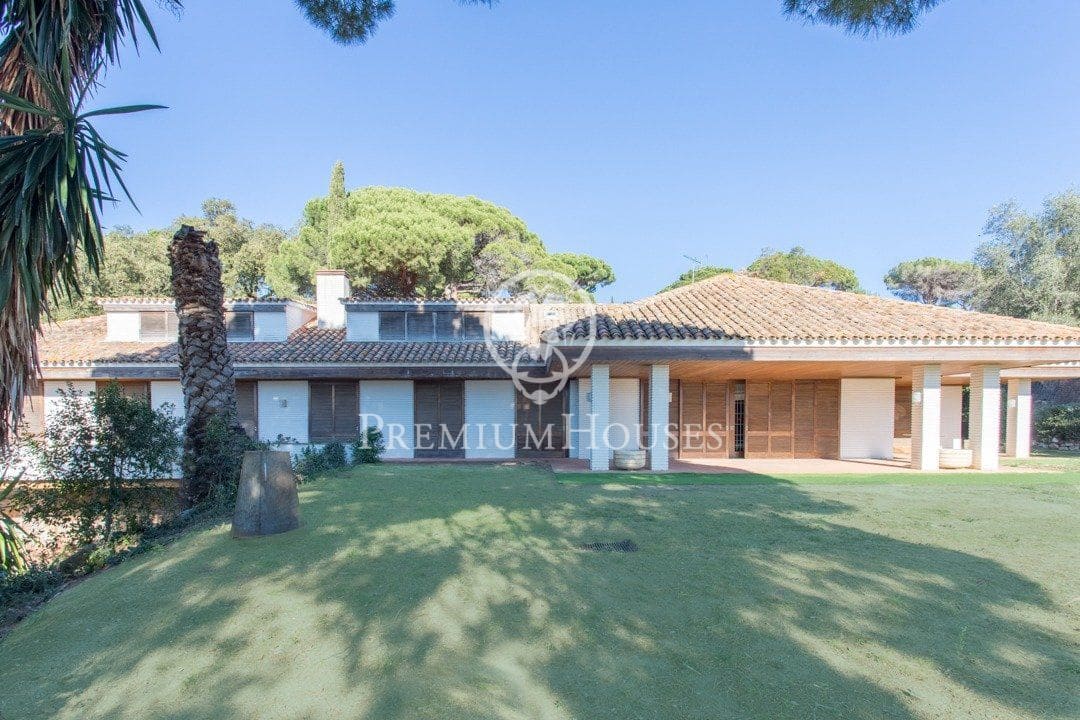 11 bedroom Villa for sale in Sant Andreu de Llavaneres with pool - € 1,700,000 (Ref: 9205167)
