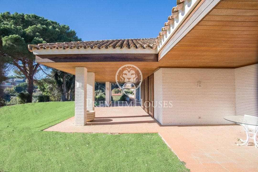 11 bedroom Villa for sale in Sant Andreu de Llavaneres with pool - € 1,700,000 (Ref: 9205167)