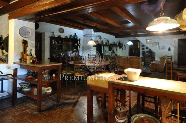 6 bedroom Finca/Country House for sale in Tiana with pool - € 2,000,000 (Ref: 9205169)