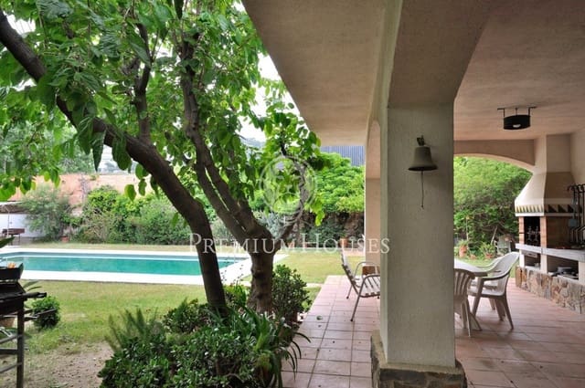 6 bedroom Finca/Country House for sale in Tiana with pool - € 2,000,000 (Ref: 9205169)