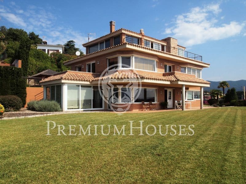 3 sypialnia Willa na sprzedaż w Sant Cebria de Vallalta z basenem garażem - 1 000 000 € (Ref: 9205170)