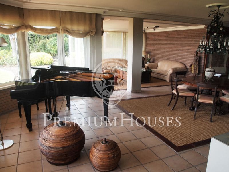 3 sypialnia Willa na sprzedaż w Sant Cebria de Vallalta z basenem garażem - 1 000 000 € (Ref: 9205170)