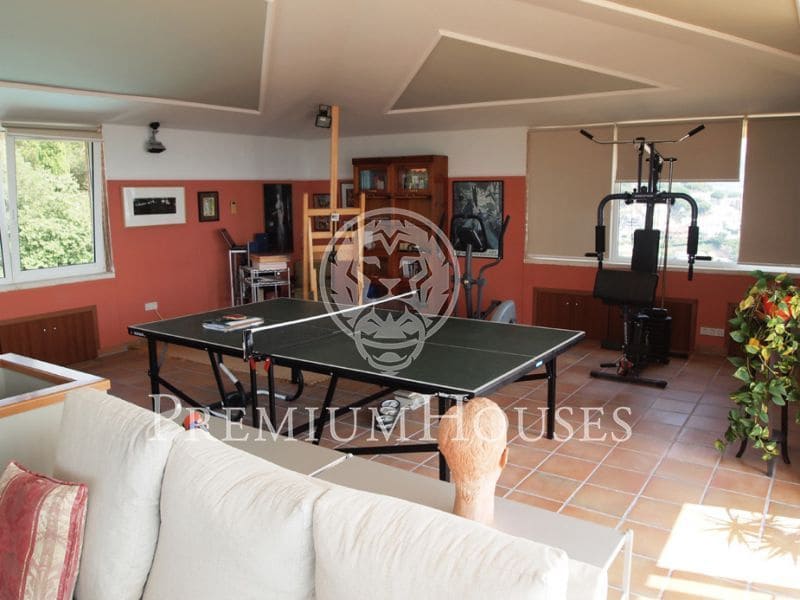 3 sypialnia Willa na sprzedaż w Sant Cebria de Vallalta z basenem garażem - 1 000 000 € (Ref: 9205170)