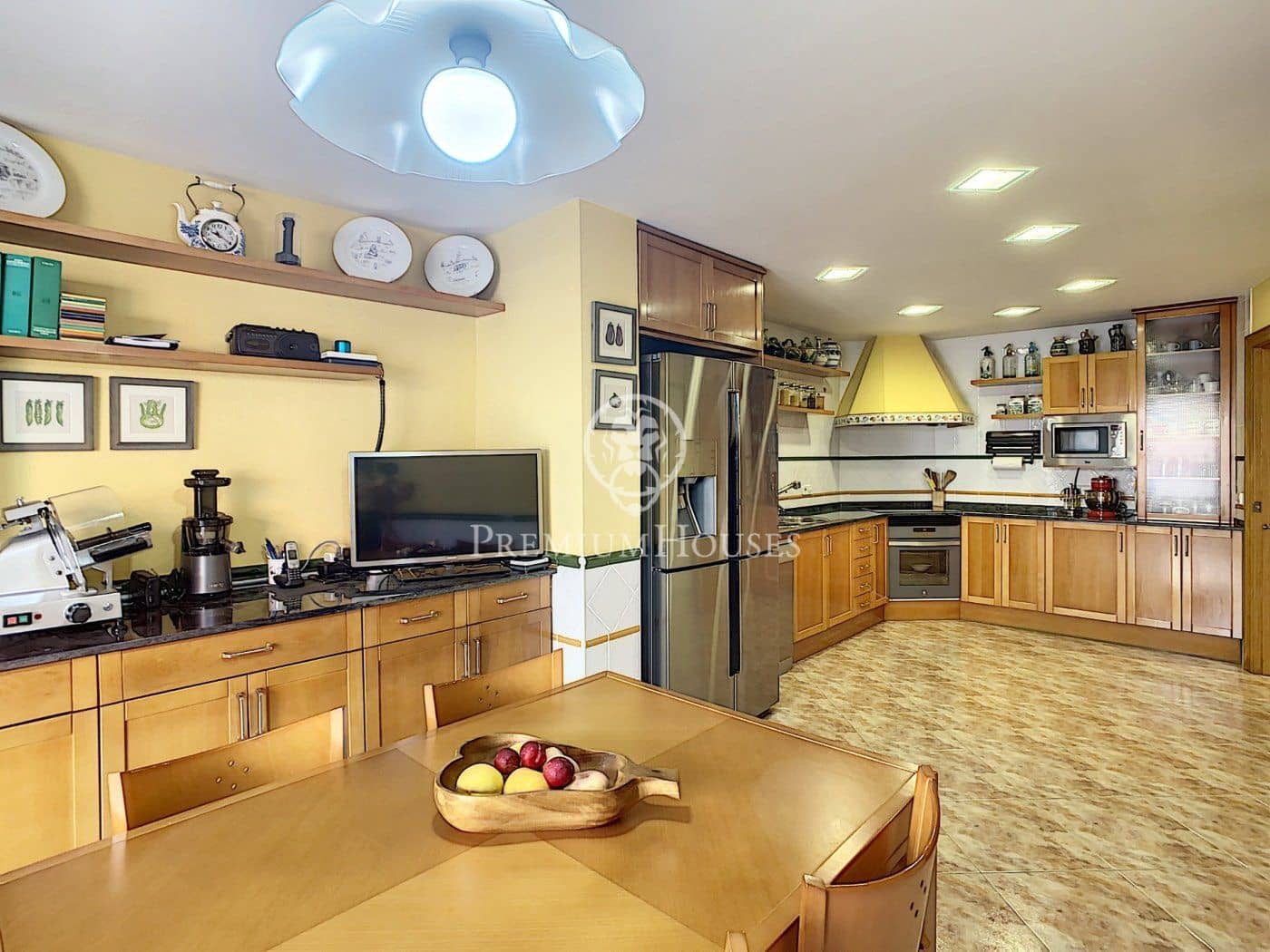 5 chambre Maison de Ville à vendre à Pineda de Mar avec garage - 595 000 € (Ref: 9205173)