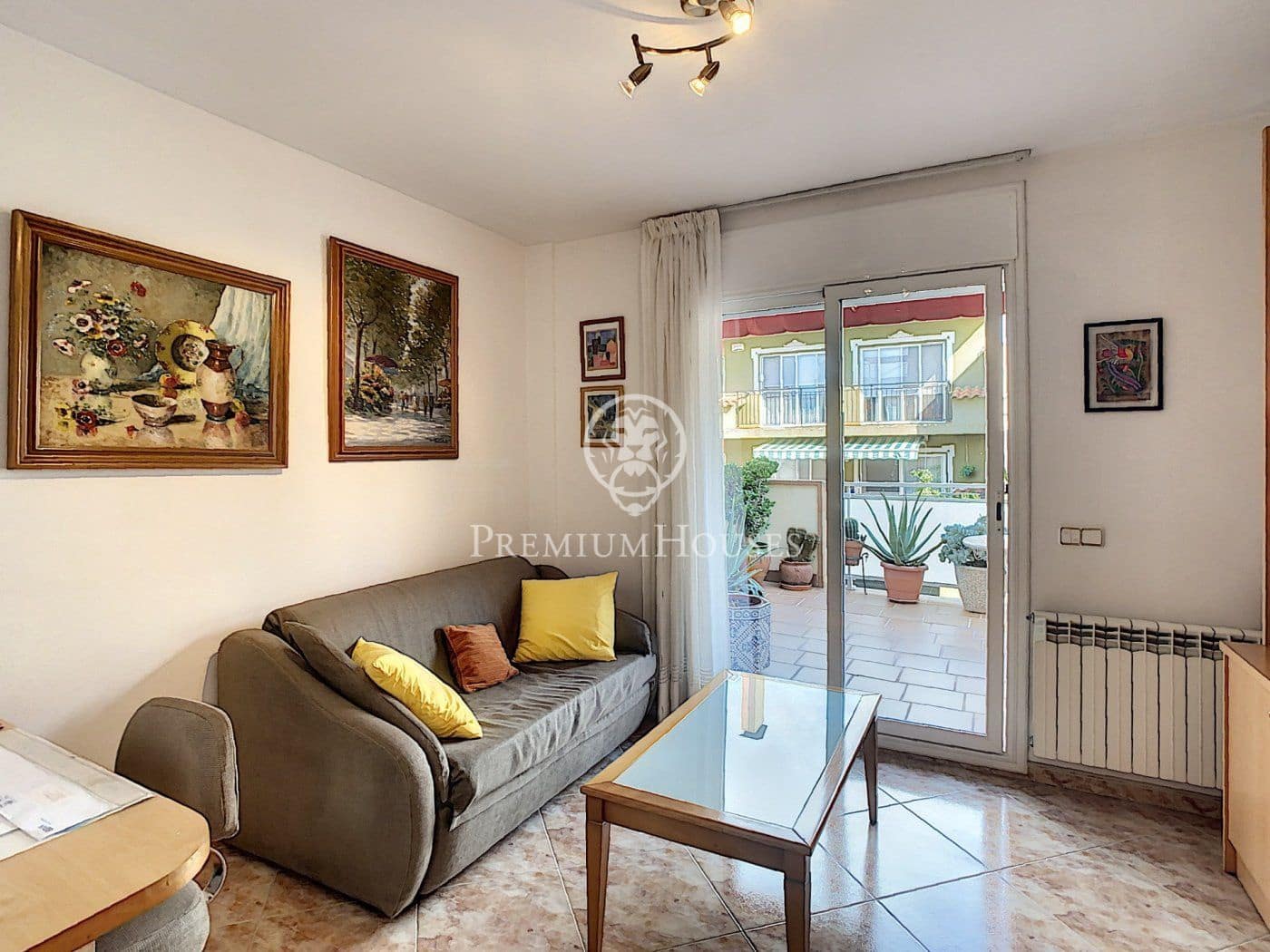 5 chambre Maison de Ville à vendre à Pineda de Mar avec garage - 595 000 € (Ref: 9205173)