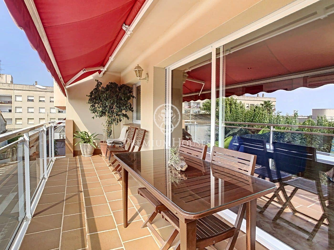 5 chambre Maison de Ville à vendre à Pineda de Mar avec garage - 595 000 € (Ref: 9205173)